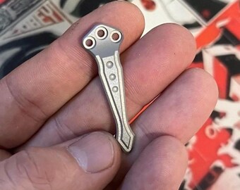 Adatto a coltelli Emerson Clip da tasca in titanio Molti modelli Emerson elencati 1 clip per ordine • CNC 3D personalizzato - Coltelli Emerson argento stonewashed
