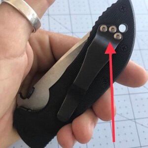 Emerson Super Commander + CQC TITANIUM TORX-skruvar • 3x reservskruvar med fickklämma Anpassade skruvar för Emerson-knivar Passar Emerson-modeller bild 2