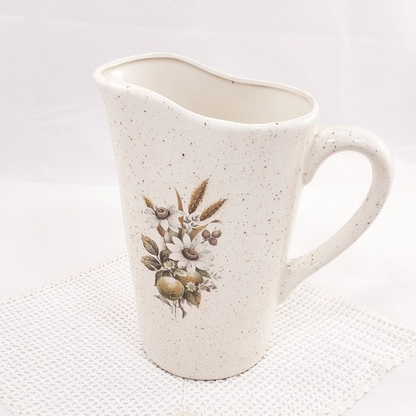 Brocca d'acqua con succo di latte in ceramica maculata, brocca, raccolta Daisy Design, cucina retrò, vintage