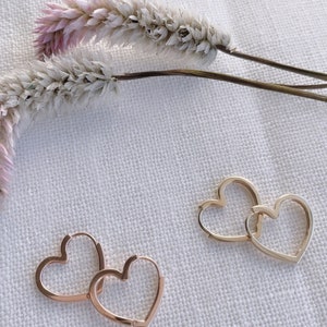 Heart Shaped Huggie Earrings / Heart Hoop Earrings / Open Heart Hoop Earrings / Simple Gold Heart Huggie Hoop Earrings / for Pair
