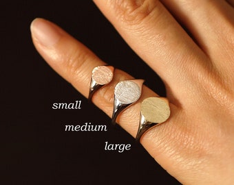 Textured Surface Oval Signet Ring, 14K Solid Gold Signet Ring, Oval Shape Signet Ring, Personalized Initial Monogram Ring, Free Engraving