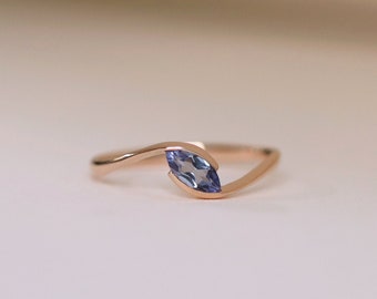 Marquise Tanzanite Curve Ring, Tanzanite Solitaire Ring, 14K Solid Gold Ring, Tanzanite Stone Solitaire Ring, Minimalist Ring, Gifts for Her