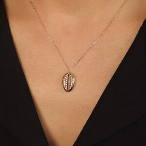 14K Gold Shell Necklace, 14K Gold Sea Shell Pendant Necklace, Beach Shell Charm Necklace, 14k Gold Minimalist Lucky Necklace, Gifts for Her
