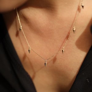Arrow Dangle Charm Necklace, Arrow Charm Necklace, 7 Arrow Charm Choker, 14k Gold Arrow Necklace, Arrow Pendant Necklace, Layering Necklace