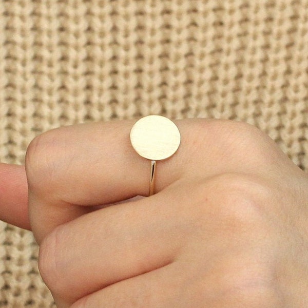 Minimalist Ring, Gold Disc Ring, Geometric Ring, 14K Solid Gold Ring, Unique Ring, Dainty Ring