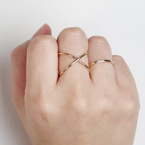 Criss Cross Ring, X Ring, 14k Solid Gold Minimalist Cross Ring, Celebrity Ring, 14k Solid Gold Layering Ring, Stacking Ring, Stackable Ring