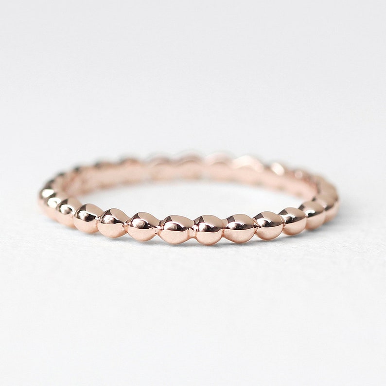 Minimalistische kralen ring, 14K gouden ring, 2 mm kralen ring, 14K massief gouden ring, stapelbare gelaagdheid ring, eenvoudige ring, trouwring, bewaker ring afbeelding 3