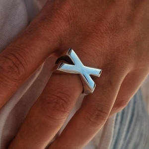 Anello geometrico a forma di X • Argento sterling 925 • Gioiello moderno e di tendenza per lei