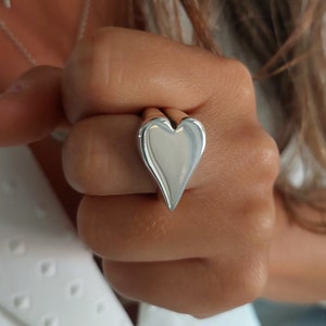 Seitlich Herz Ring, Silber Herz Ring, Herz Ring, Liebesring, Geschenk für Freundin, Statement Ring, Herz Schmuck, Minimalist Ring