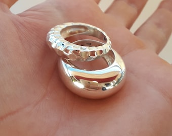 Anello massiccio in argento sterling • Duo di fasce martellate e lisce • Anelli moderni a cupola