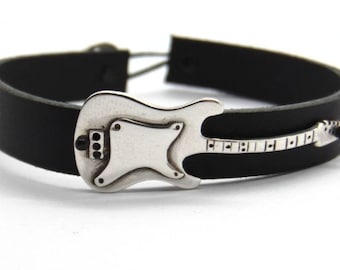 Gitaararmband van sterling zilver • Unisex leren armband • Sieraden met gitaarmotief • Cadeau voor muzikanten • Rockarmbanden