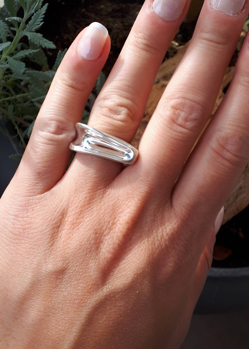 Geometric triangle ring Unique womens rings Elegant ring,Boho Statement ring Geometric womens ring Minimalist ring Big minimal ring