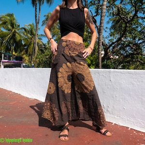 Beautiful Patterned Trousers Palazzo Pants // Bohemian Clothes // Hippie Clothes // Boho // Yoga Clothes // Music Festival Pants