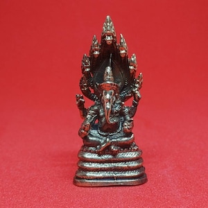 Beautiful Set of 5 different Ganesh / Ganesha Hindu god brass statues