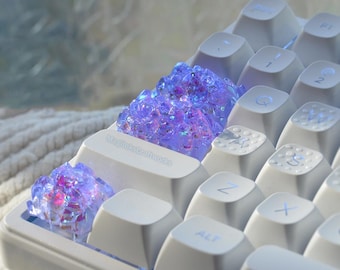 Teclas artesanales Holo Purple Crystal Peak: 1 tecla personalizada coleccionable hecha a mano // TAB CAPS CTRL Control