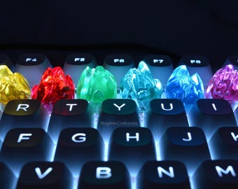 Tecla artesanal Rainbow Crystal Peaks 1 / Teclas de cristal Tiny Limited Sculpture Collectible / Resina de lote pequeño