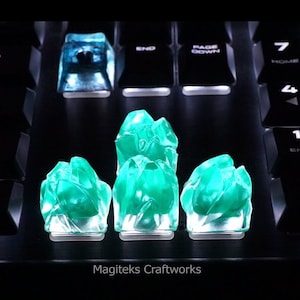 MARKDOWN || Green Crystal Peak 1 Artisan Keycap Frosted | Final Fantasy Crystals Keycaps | Limited Sculpture Collectible Small Batch Resin
