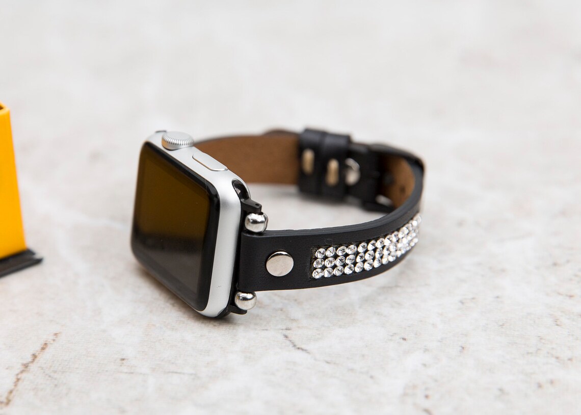 40mm band on 44mm apple watch