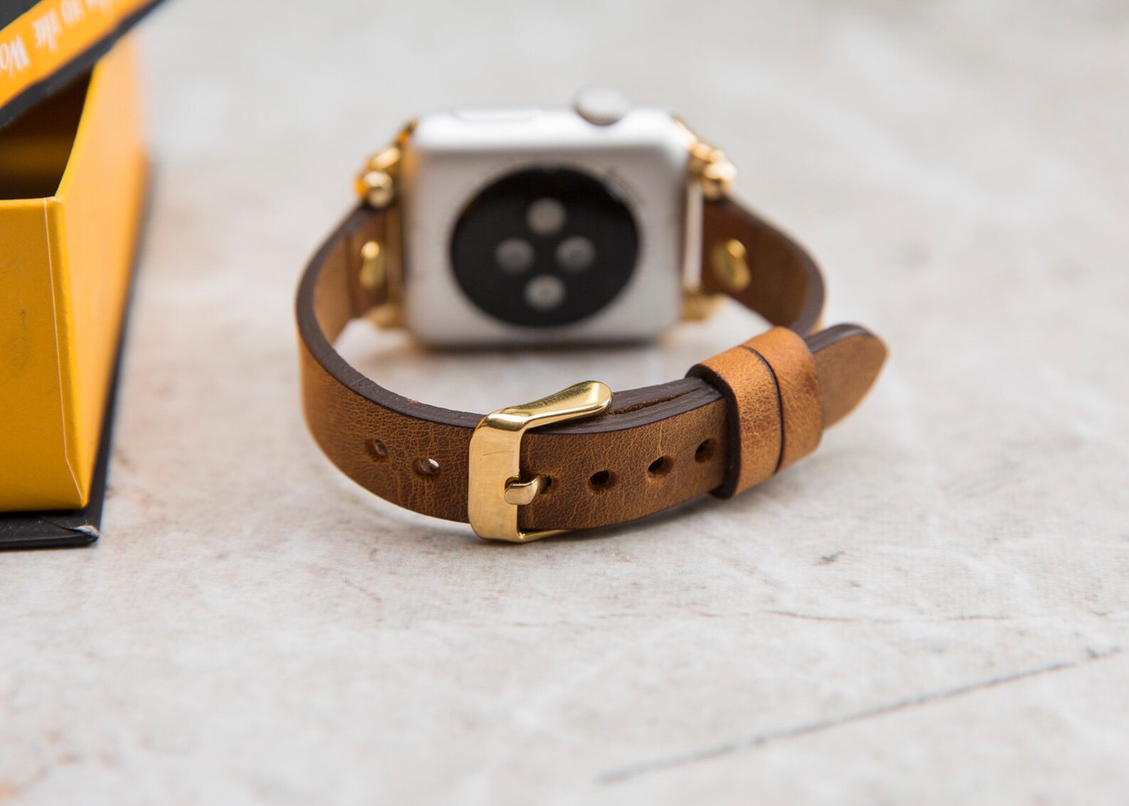 apple watch 42mm band on 44mm