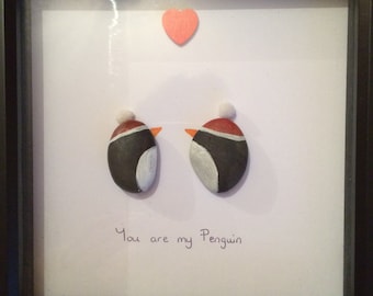Pebble Art, Penguin Couple, regalo di Natale, foto di ciottoli, regalo unico, arte e oggetti da collezione