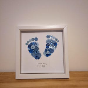 imagem de botão, arte de botão, pés de bebê, presente para menina ou menino, presente de batizado, presente de berçário, presente personalizado, presente exclusivo, item feito à mão