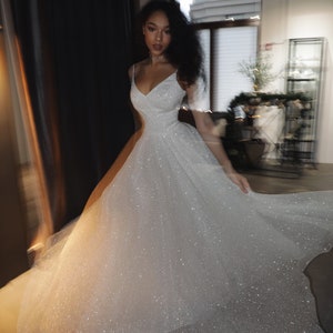 Sparkle Wedding Dress Heist. Aline Wedding Dress. Spaghetti Straps