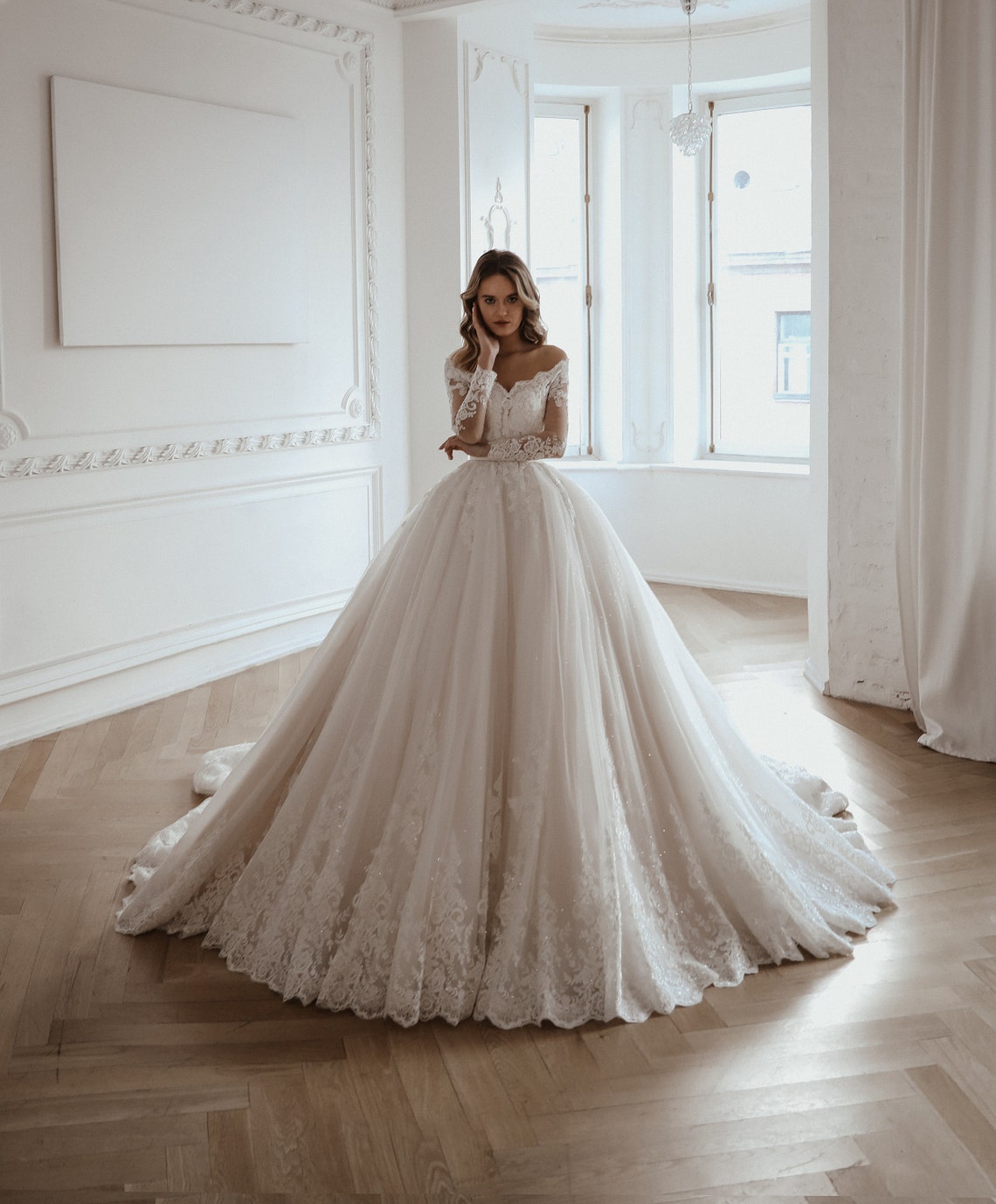 Ball wedding dress Elizabett Deco by Olivia Bottega. Lace image 1