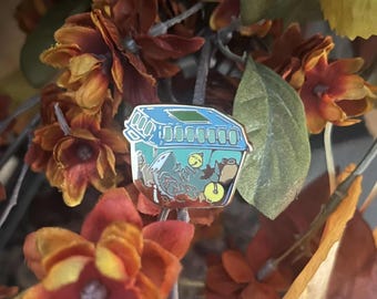 Silk Bell Terrarium Pin