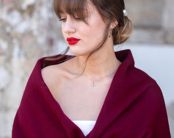 Wedding shawl - Cranberry, Alpaca wedding shawl, Wedding wrap, Autumn outdoor wedding, Wedding photoshoot, Bridal wrap, Red wedding shawl