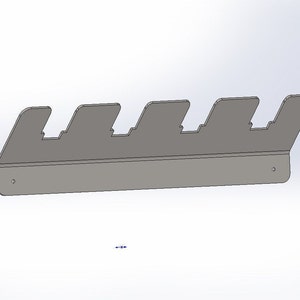 Könnte beinhalten: Ein Wandregal aus Metall mit fünf Schlitzen zum Aufhängen von Gegenständen. Das Regal ist grau und hat ein schlichtes Design.