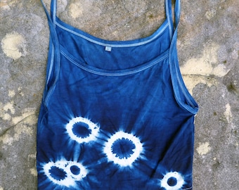 Camiseta sin mangas con efecto tie-dye Shibori teñido a mano en índigo natural, talla L, algodón orgánico