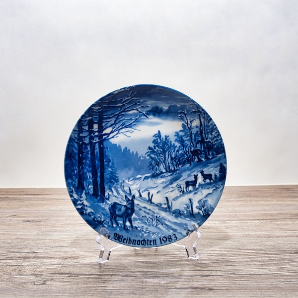 Assiette de Noël 1983 - Porcelaine claire, porcelaine bleue, cobalt véritable, produit RDA - Fabriqué en RDA, porcelaine 1A, suspension "spéciale" 8C3