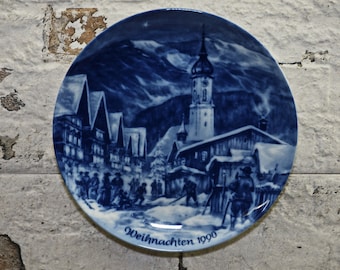 Christmas plate - 1990: Christmas Eve in Garmisch-Partenkirchen, Berlin Design - blue porcelain - limited edition - Made in Germany