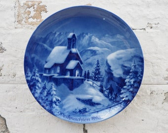 Christmas plate - 1973: Christmas Eve at Wendelstein - by Berlin Design - blue porcelain - limited edition - Made in West Germany (8E3)