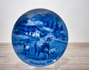 Collectible plate Mother's Day: 1980 goat family - Berlin Design - blue porcelain - Made in West Germany - 19.5 cm - 8B3 - TOP condition