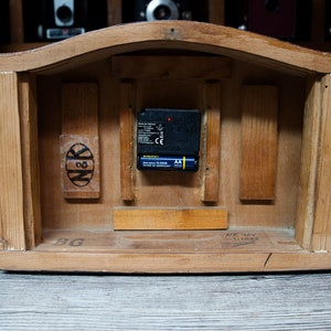 Kitchen clock, table clock prepared with nature-friendly rosewood veneer and radio controlled clockwork DCF-77, personally signed image 5