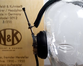 Headphones (Heavy Duty, Outdoor) Neufeldt&Kuhnke, model SEY-2 from around 1920, modernly refurbished, with wooden box, limited edition 3/200