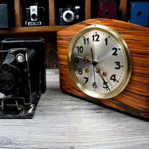 Kitchen clock, table clock prepared with nature-friendly rosewood veneer and radio controlled clockwork DCF-77, personally signed image 9