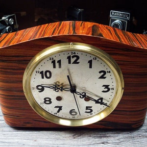 Kitchen clock, table clock prepared with nature-friendly rosewood veneer and radio controlled clockwork DCF-77, personally signed image 2