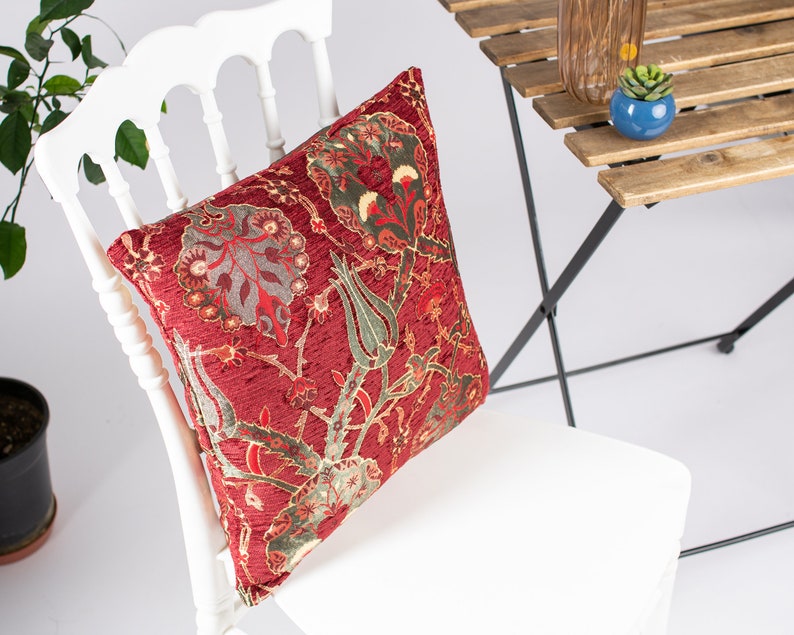 Housse doreiller turque rouge foncé, housse doreiller Kilim, oreiller rouge foncé, housse de coussin rouge, oreiller chenille rouge, oreiller oriental rouge foncé. image 2