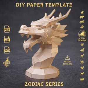 Könnte beinhalten: Eine Low-Poly-Papierskulptur eines Drachenkopfes in hellbeiger Farbe. Das Bild enthält den Text DIY PAPER TEMPLATE, ZODIAC SERIES und INSTANT DOWNLOAD sowie Symbole für PDF-, DXF- und SVG-Dateien und eine Liste von zwölf Tierkreiszeichen-Silhouetten.