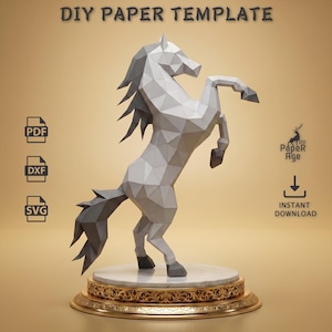 Cheval blanc, Papercraft, Pepakura, Lowpoly, Low Polygon, 3D Papercraft, fait main, sculptures en papier, origami DIY, design, décoration