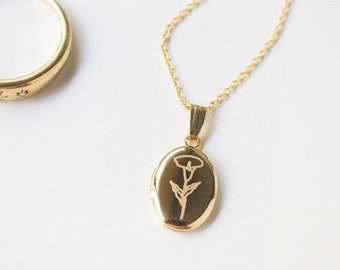 Calla Lily Flower Oval Locket, Dainty Necklace, 14K Solid Gold, Gold Filled Locket Necklace Gifts