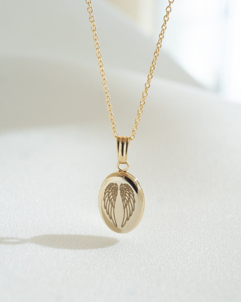 Angel Wings Oval Locket, Personalized Gifts, Memorial Photo Necklace image 1