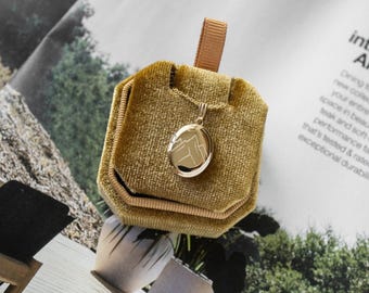 Mountains Nature Oval Locket, Personalized Gifts, Engraved Locket With Photo