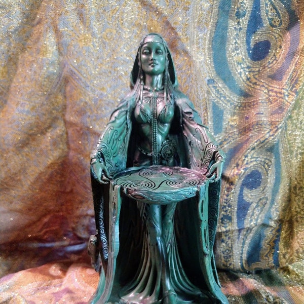 Danu Altar Statue