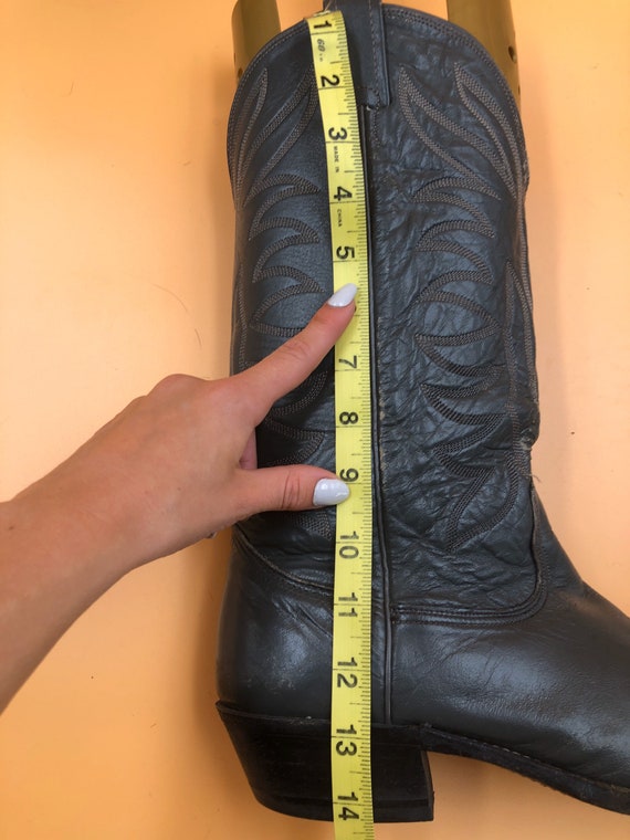 mens cowboy boots size 10