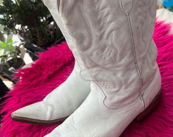 White cowboy boots , women goal boots size 9 1/2 .