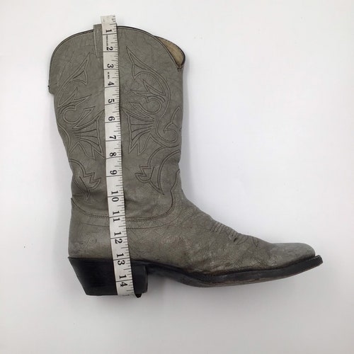 Gray men's boots from real leather shops vintage boots embroidered with unique pattern western style cowboy boots gray color has size 10 1/2D.