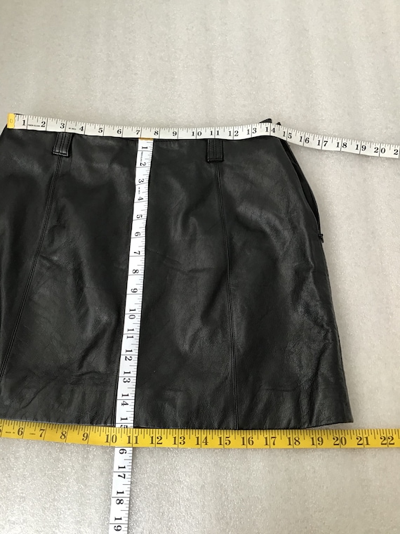 Falda de mujer negra de cuero autentico falda streetstyle de cuero genuino suave falda corta falda vintage falda informal falda moderna tiene